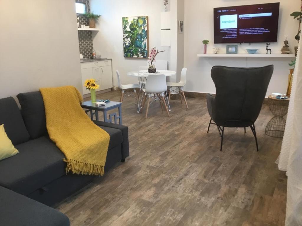 2 Bdr Beach Apartment, Generator Parking Included San Juan Esterno foto